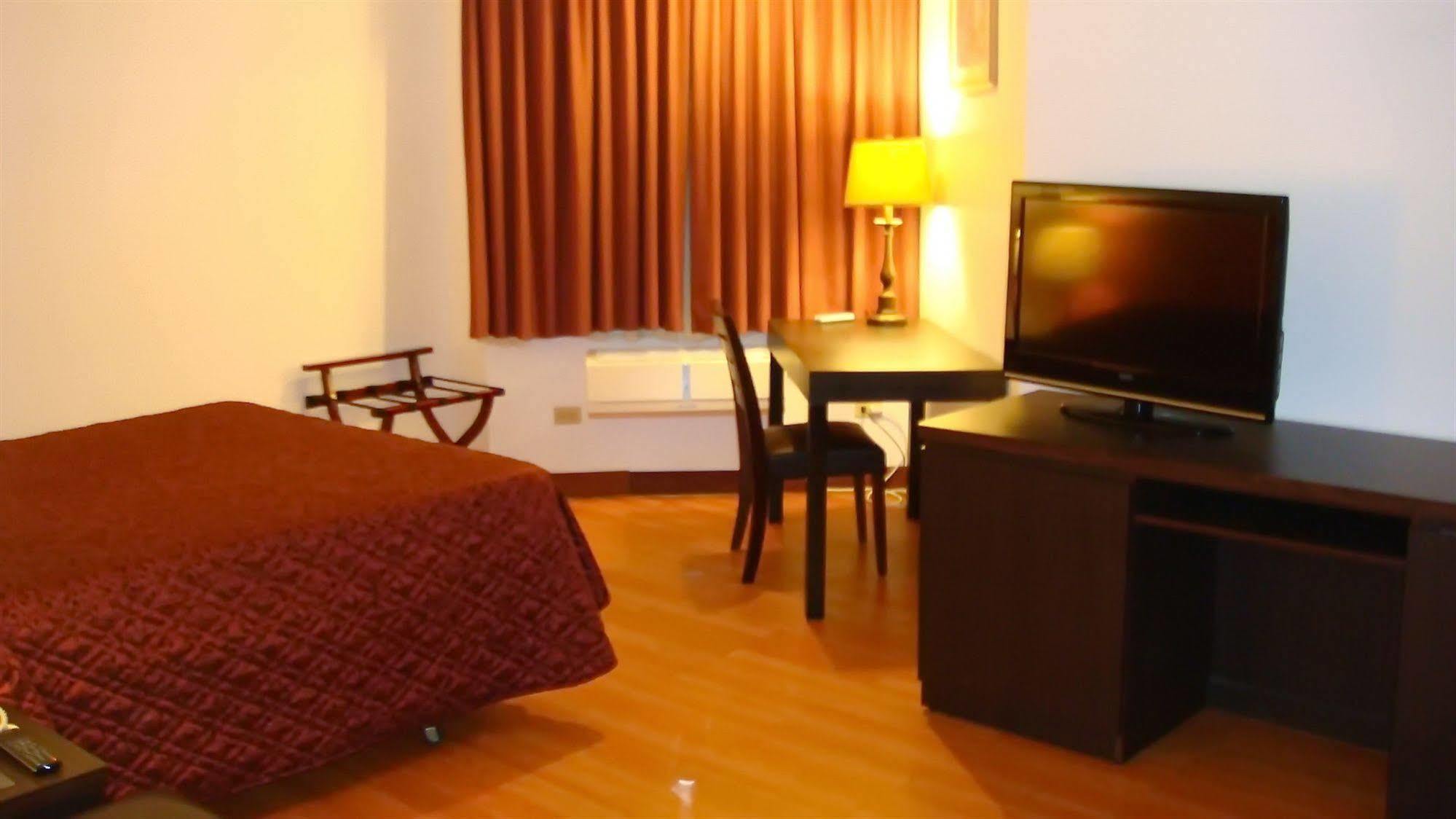 Grand Plaza Hotel Тумон Экстерьер фото