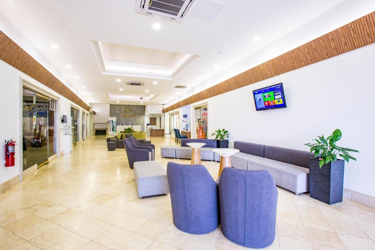 Grand Plaza Hotel Тумон Экстерьер фото